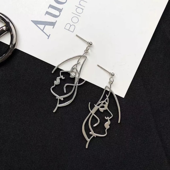 Jewelry - 💎Womens Leila Silver Side Face Drop Earrings💎